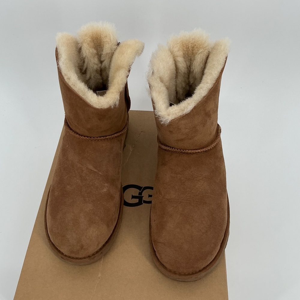 UGG Mini Bailey Bow ll 1016501 Women’s Size 7 Chestnut